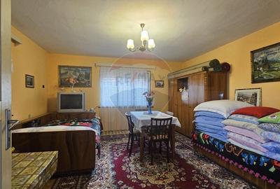 Casă cu 4 camere cu Canalizare în Sud - 9