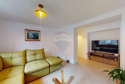 Casă cu 9 camere cu Teren 335 Mp în Valea Cerbului