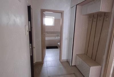Inchiriez apartament in Tractorul - 8