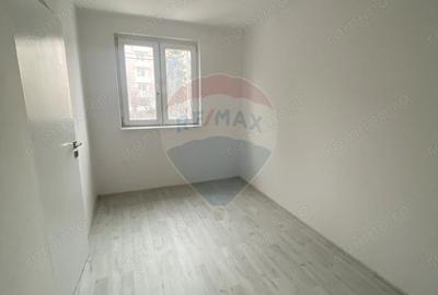 Apartament cu 3 camere semidecomandat în Nord - 1