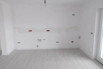 Casă cu 5 camere cu Teren 328 Mp în Favorit - 1