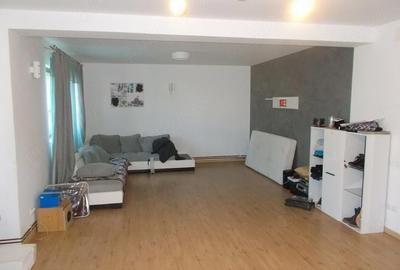 Casă cu 4 camere cu Teren 1190 Mp în Parța - 20