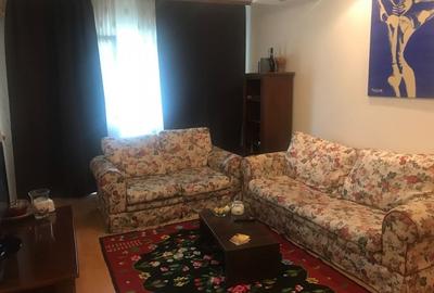 Apartament cu 2 camere decomandat, mobilat în Central