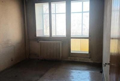 Apartament cu 3 camere semidecomandat în Rahova - 3