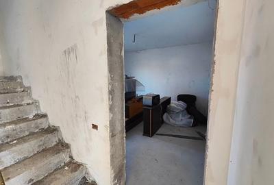 Casă individuală cu 5 camere cu Canalizare în Central - 7