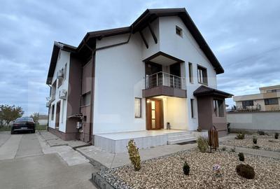 Casă cu 5 camere cu Teren 1025 Mp în Central - 11