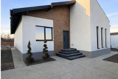 Casă cu 4 camere în Țegheș - 1