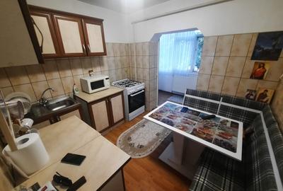 Apartament cu 3 camere decomandat, etaj 2/4, zona Cug - 5