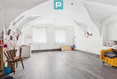 Casa cu 6 camere in zona Central - 16