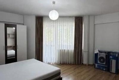 Garsonieră decomandată în Nerva Traian