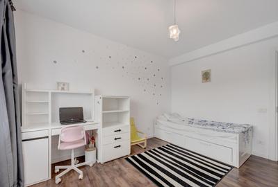 Casă cu 4 camere cu Garaj în Tunari