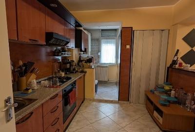 Apartament cu 4 camere decomandat, mobilat în Mazepa 2 - 4