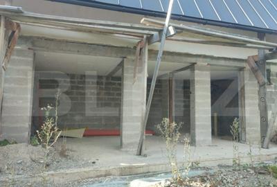 Casă cu 3 camere cu Canalizare în Central - 2