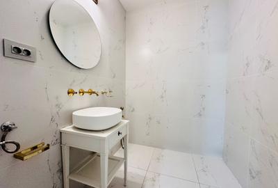 Duplex cu 6 camere cu Canalizare în Central - 11