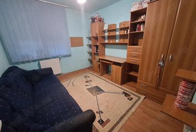 Inchiriez apartament cu 4 camere - 4
