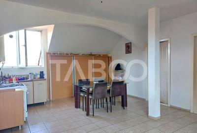 Apartament decomandat 3 camere zona centrala Cisnadie de van - 1