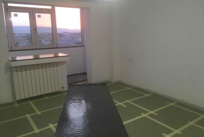 Apartament cu 3 camere semidecomandat în Central - 6