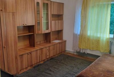 Garsonieră decomandată în Tudor