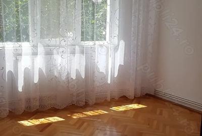 Rovine, zona garii, apartament doua camere, modificat in trei, etaj 2 din 4, centrala proprie. - 6