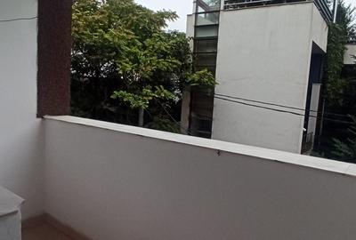 Apartament 3 Camere Dorobanti - Floreasca ( Stefan Negulescu ) imobil 2000 Apartament 3 Camere Dorobanti - Floreasca ( Stefan Negulescu ) imobil 2000 - 14