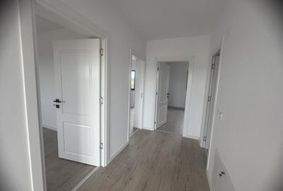 Casă cu 4 camere decomandat în Glâmbocu - 5