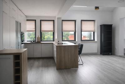 Apartament cu 3 camere decomandat, mobilat în Cornișa - 3