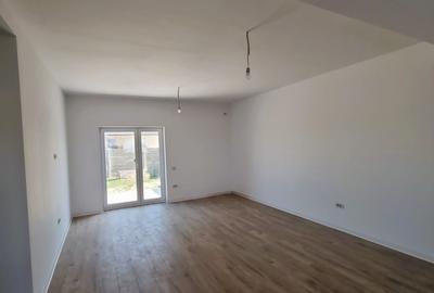 Duplex cu 3 camere cu Canalizare în Bucovăț (Remetea Mare) - 6