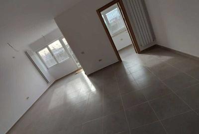 Apartament cu 2 camere decomandat în Exterior Vest - 1