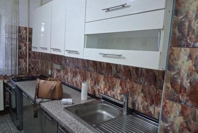 Apartament cu 3 camere decomandat în Central - 8