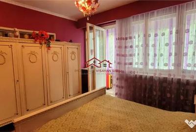 Apartament cu 3 camere decomandat în Ștrand - 1