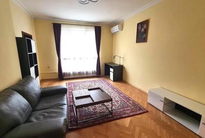 Apartament cu 2 camere decomandat în Titan