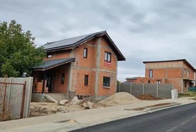 Casă cu 4 camere în Giarmata