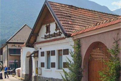 Casă cu 10 camere cu Teren 800 Mp în Central - 11