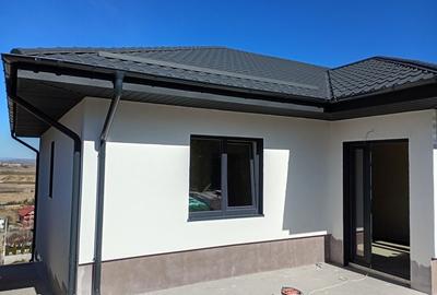 Casă cu 4 camere în Tomești - 1