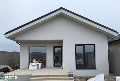 Casă cu 4 camere cu Teren 265 Mp în Malu Mare - 3