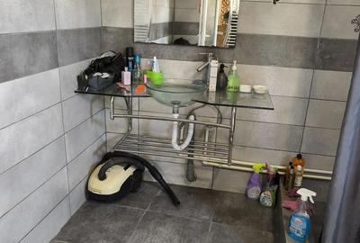 Casă cu 2 camere cu Teren 3000 Mp în Central