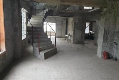 Casă cu 6 camere cu Teren 461 Mp în Central - 7