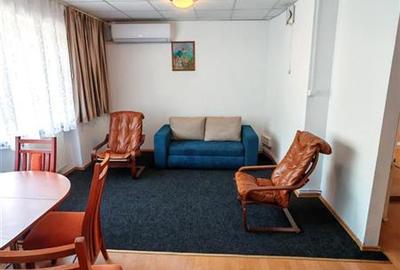 Apartament cu 3 camere decomandat, mobilat în Central