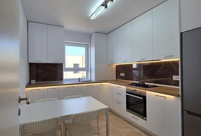 Apartament cu 3 camere decomandat, mobilat în Tractorul