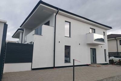 Casă cu 4 camere în Șelimbăr - 1