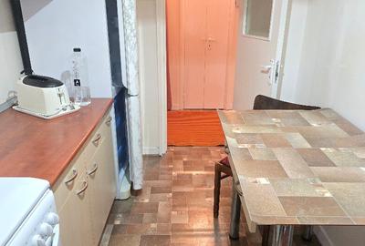 Inchiriez apartament 2 camere in Deva, Piata Centrala, decomandat et 3 Inchiriez apartament 2 camere in Deva, Piata Centrala, decomandat et 3 - 4