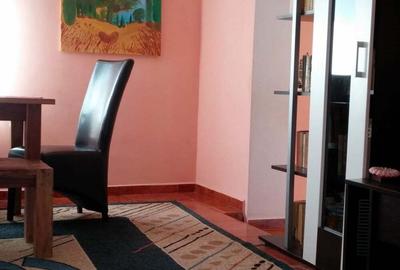 Casă cu 7 camere cu Teren 700 Mp în Central - 10