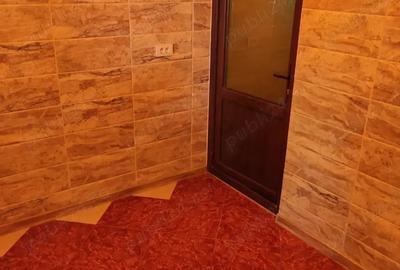 Vand apartament cu o camera .