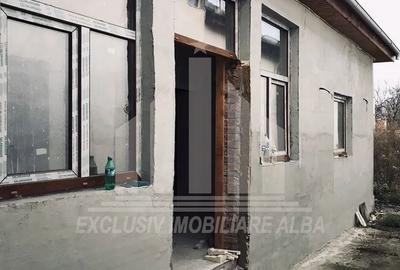 Casă individuală cu 4 camere cu Canalizare în Lipoveni - 4