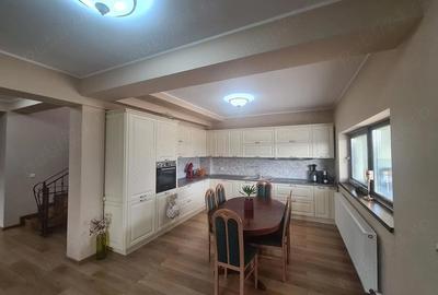 Casă cu Teren 1800 Mp în Central - 5