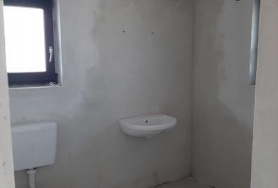 Duplex cu 4 camere cu Canalizare în Plopi - 4