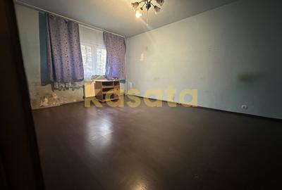 Apartament cu 4 camere decomandat în Moinești - 9