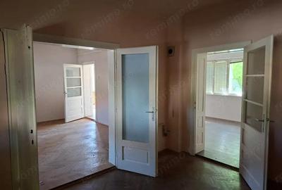 BRASADAS vinde casa 3 cam cu teren 5 ari in 14 Mai. - 9