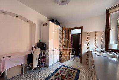 Apartament cu 2 camere semidecomandat în P-ța Unirii - 5