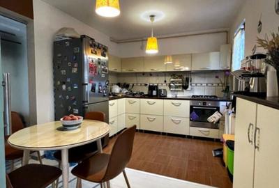 Casă cu 3 camere în Palazu Mare - 13